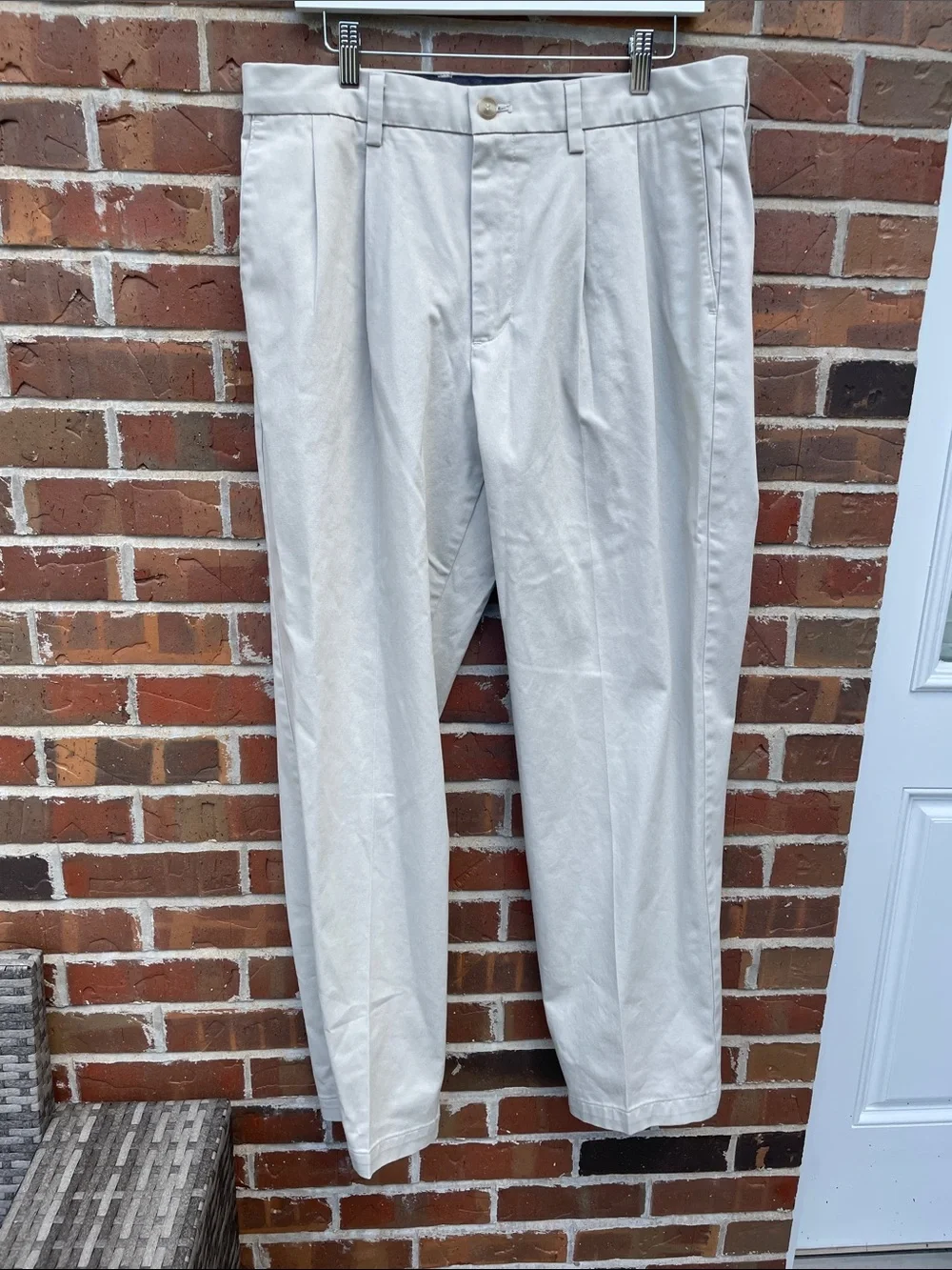 Dockers Men's Pleated Chinos in Light Cream